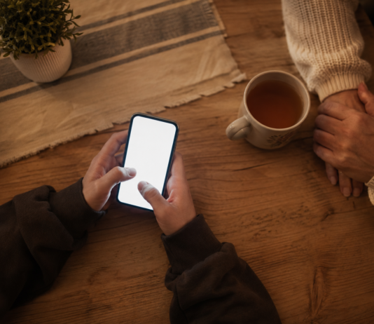 Social Media and Adolescent Wellbeing: A Balanced Reading Social Media and Adolescent Wellbeing A Balanced Reading